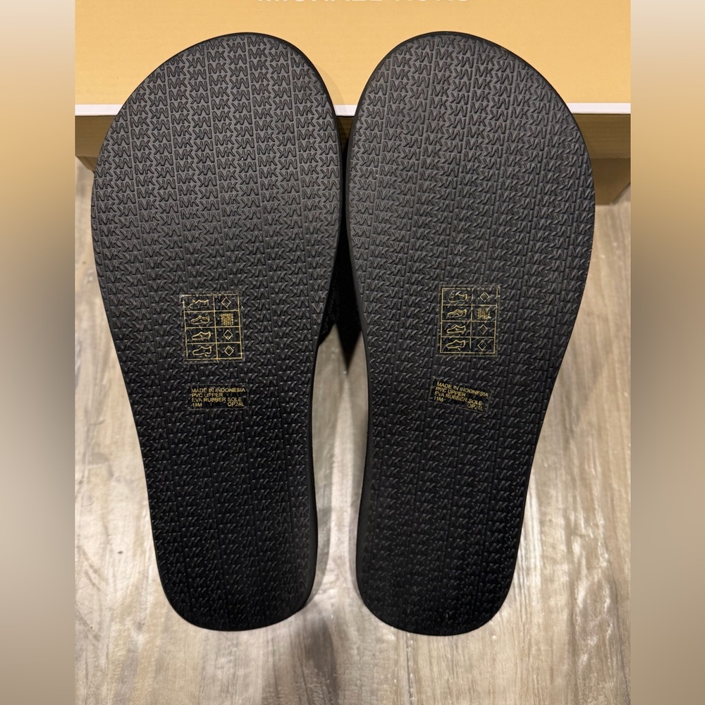 Michael Kors Black Wade Slide Footwear - Picture 4 of 6